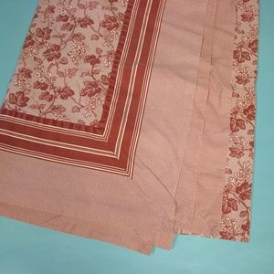 Williams Sonoma Tablecloth 70x90 Red Jaquard